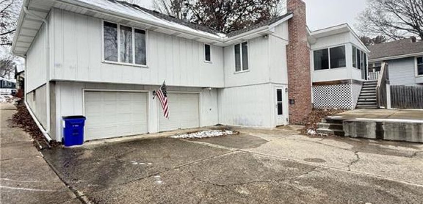 Homes for Sale in Gladstone, MO 64118 | 6225 NE Normandy Drive