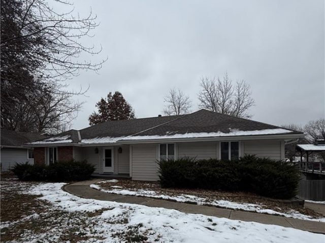 Homes for Sale in Gladstone, MO 64118 | 6225 NE Normandy Drive