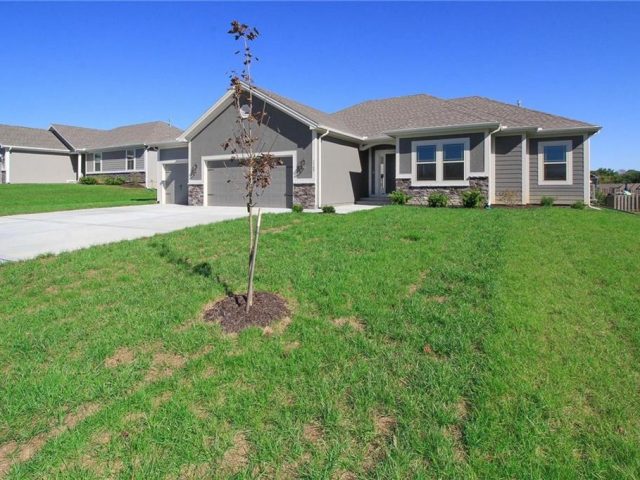 Homes for Sale in Kansas City, MO 64156 | 3712 NE 90th Street