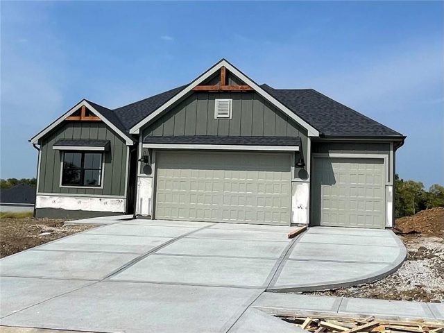 Homes for Sale in Kansas City, MO 64165 | 12160 N Tracy Avenue