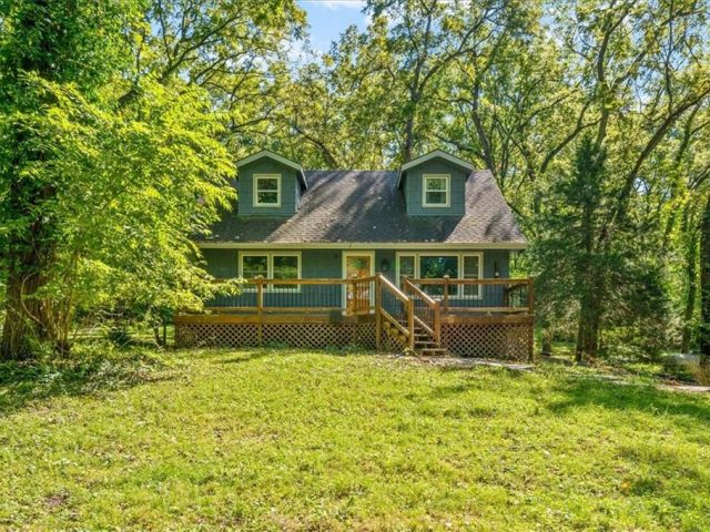 Homes for Sale in Parkville, MO 64152 | 5903  Walnut Creek Drive