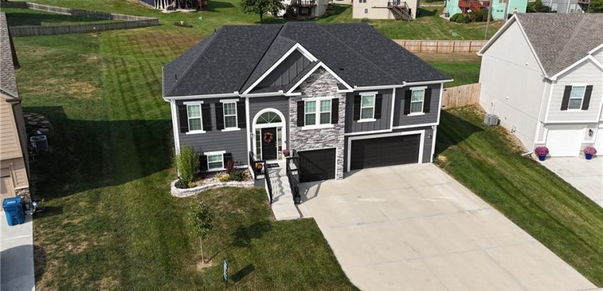 Homes for Sale in Liberty, MO 64068 | 1020  Poplar Lane