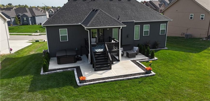 Homes for Sale in Liberty, MO 64068 | 1020  Poplar Lane