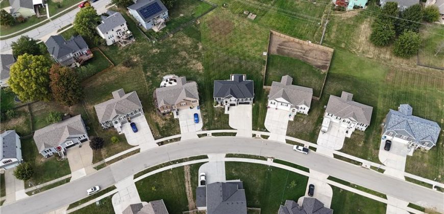 Homes for Sale in Liberty, MO 64068 | 1020  Poplar Lane