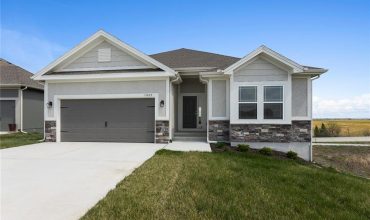 Homes for Sale in Kansas City, MO 64157 | 11437 N Auburndale Circle