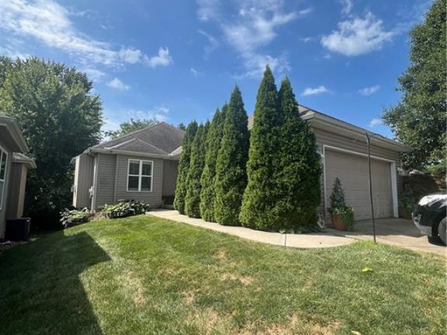 Homes for Sale in Gladstone, MO 64118 | 101  HEATHERTON Court