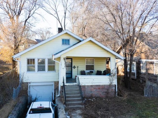 Homes for Sale in Excelsior Springs, MO 64024 | 712  St Louis Avenue