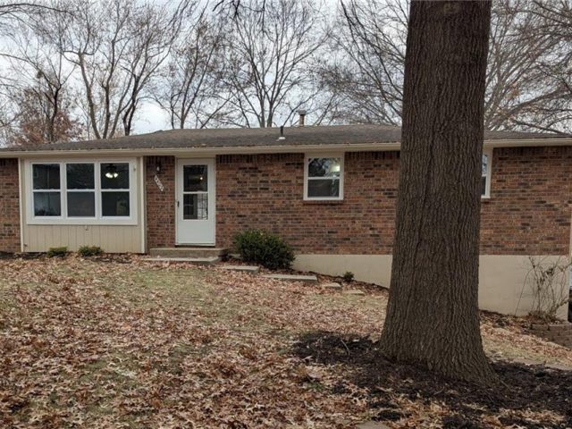 Homes for Sale in Kansas City, MO 64151 | 4402 NW 50th Street