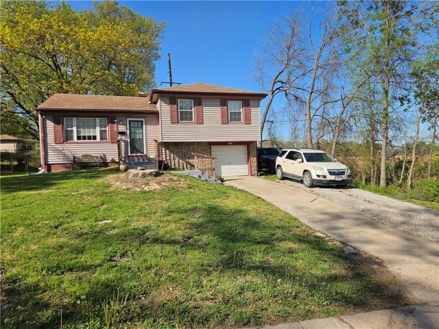 Homes for Sale in Kansas City, MO 64119 | 8212 NE 51st Street