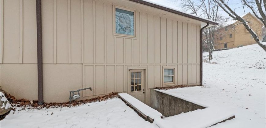 Homes for Sale in Kansas City, MO 64151 | 4114 NW 73rd Street