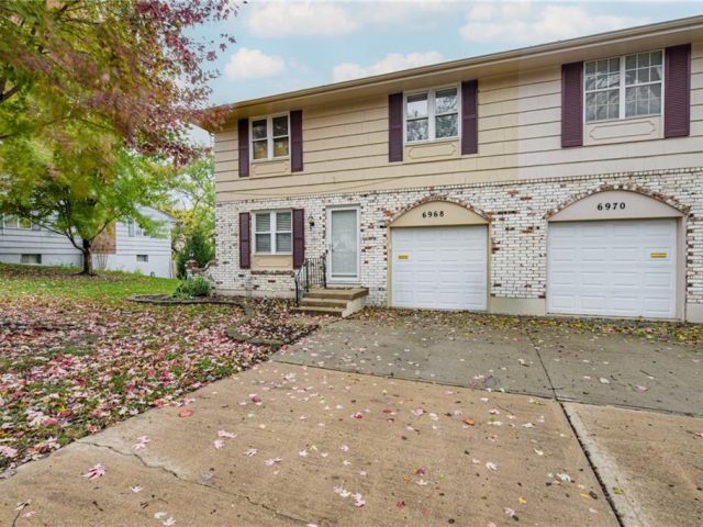Homes for Sale in Kansas City, MO 64152 | 6968 NW Chapel Woods Lane