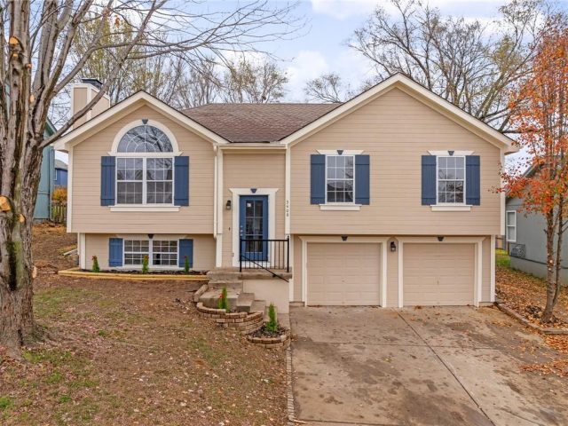 Homes for Sale in Kansas City, MO 64154 | 3408 NW 84th Terrace