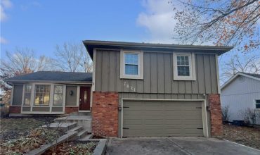Homes for Sale in Kansas City, MO 64151 | 7821 N Overland Drive