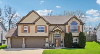 Homes for Sale in Smithville, MO 64089 | 205  DoubleTree Lane