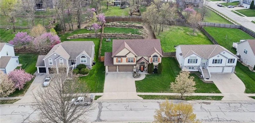 Homes for Sale in Smithville, MO 64089 | 205  DoubleTree Lane