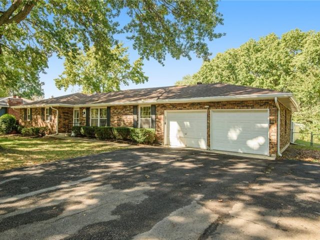 Homes for Sale in Kansas City, MO 64154 | 2616 NW 86th Street