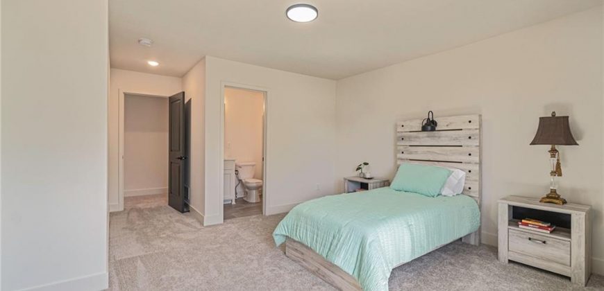 Homes for Sale in Parkville, MO 64152 | 7044  Glenn Lane