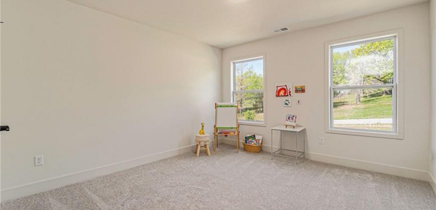 Homes for Sale in Parkville, MO 64152 | 7044  Glenn Lane