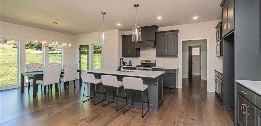 Homes for Sale in Parkville, MO 64152 | 7044  Glenn Lane