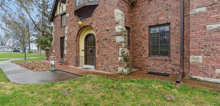 Homes for Sale in Excelsior Springs, MO 64024 | 8  Orchard Place