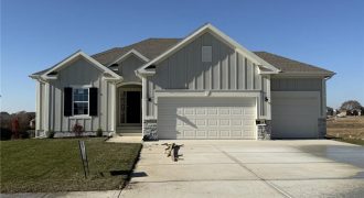 Homes for Sale in Kansas City, MO 64157 | 9810 N Laurel Avenue