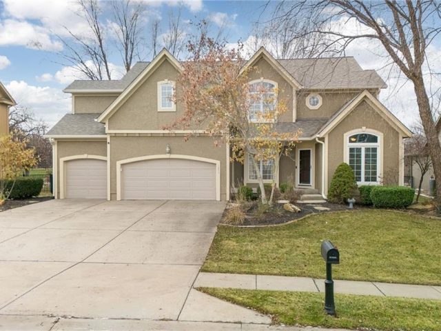Homes for Sale in Kansas City, MO 64154 | 5619 NW 108TH Terrace