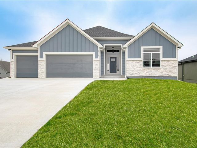 Homes for Sale in Kearney, MO 64060 | 2318  Larkspur Lane