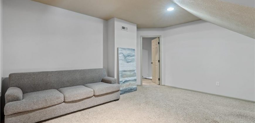 Homes for Sale in Parkville, MO 64152 | 10013 NW Crooked Road