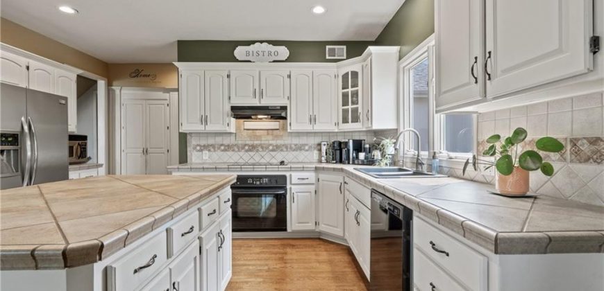 Homes for Sale in Parkville, MO 64152 | 10013 NW Crooked Road