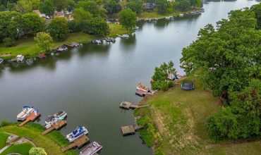 Homes for Sale in Lake Waukomis, MO 64151 | 715 NW South Shore Drive