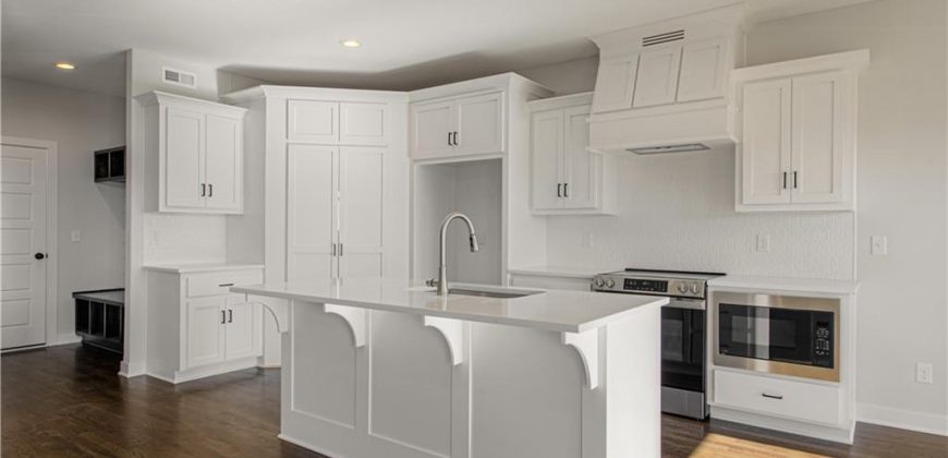 Homes for Sale in Liberty, MO 64068 | 1015  Poplar Lane