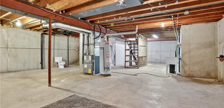 Homes for Sale in Kansas City, MO 64155 | 819 NE Cookingham Drive