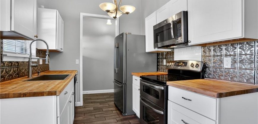 Homes for Sale in Kansas City, MO 64155 | 819 NE Cookingham Drive