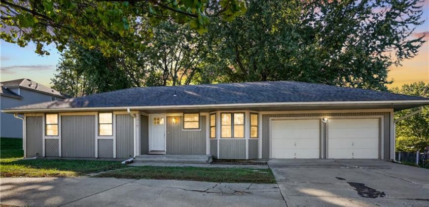 Homes for Sale in Kansas City, MO 64155 | 819 NE Cookingham Drive