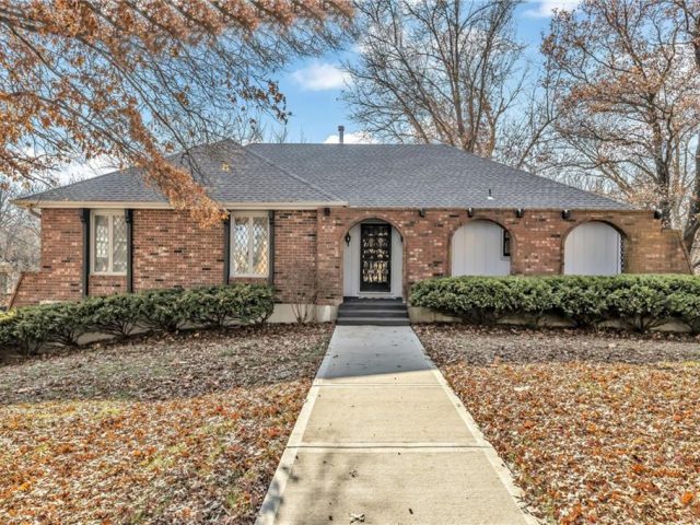 Homes for Sale in Liberty, MO 64068 | 1007  Wyckwood Drive