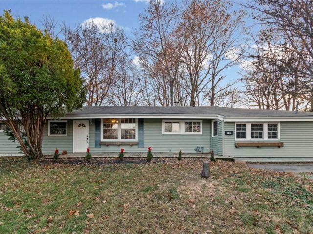 Homes for Sale in Liberty, MO 64068 | 745  Hillside Avenue