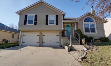 Homes for Sale in Liberty, MO 64068 | 618  Crabapple Lane