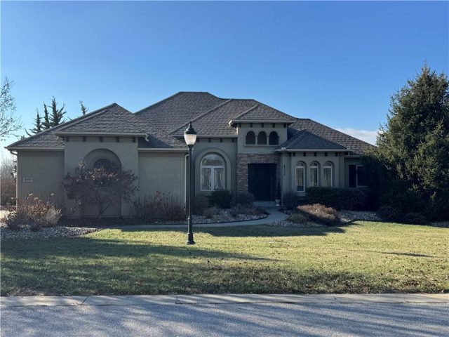 Homes for Sale in Parkville, MO 64152 | 8050 N Caldwell Avenue