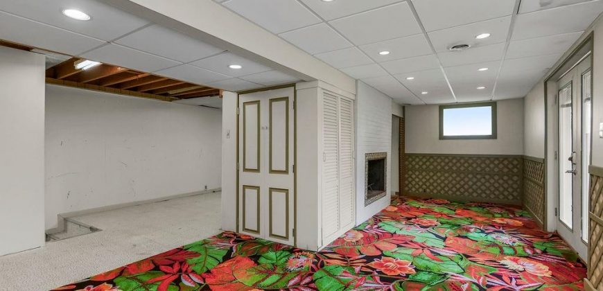 Homes for Sale in Lake Waukomis, MO 64151 | 715 NW South Shore Drive