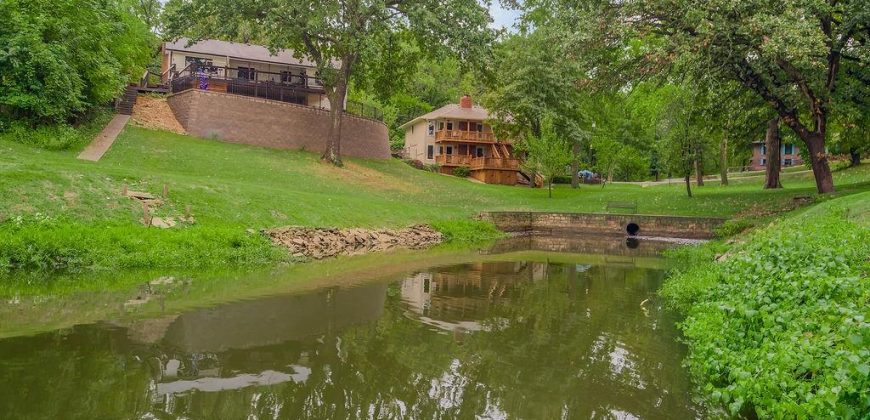 Homes for Sale in Lake Waukomis, MO 64151 | 715 NW South Shore Drive