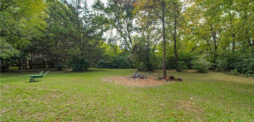 Homes for Sale in Liberty, MO 64068 | 443  Choctaw Street