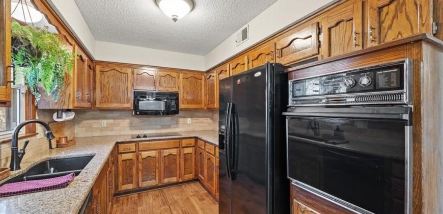 Homes for Sale in Parkville, MO 64152 | 6532 NW Melody Court