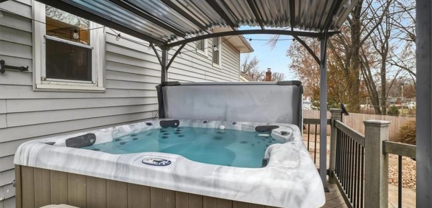 Homes for Sale in Gladstone, MO 64118 | 7320 N Euclid Avenue