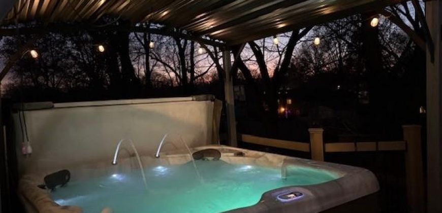 Homes for Sale in Gladstone, MO 64118 | 7320 N Euclid Avenue