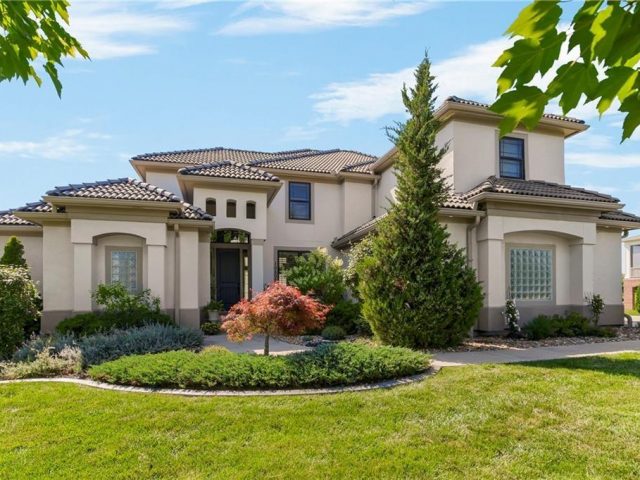 Homes for Sale in Kansas City, MO 64157 | 10502 N Willow Avenue