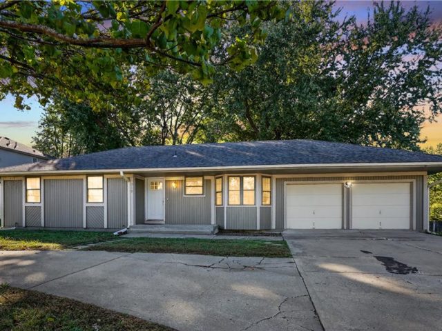 Homes for Sale in Kansas City, MO 64155 | 819 NE Cookingham Drive