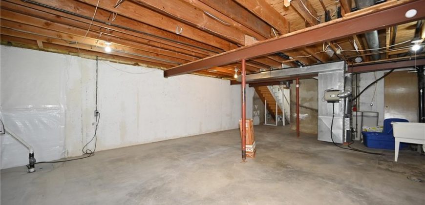 Homes for Sale in Kansas City, MO 64151 | 8229 NW Barrybrooke Court