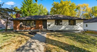 Homes for Sale in Gladstone, MO 64119 | 6605 N Agnes Avenue