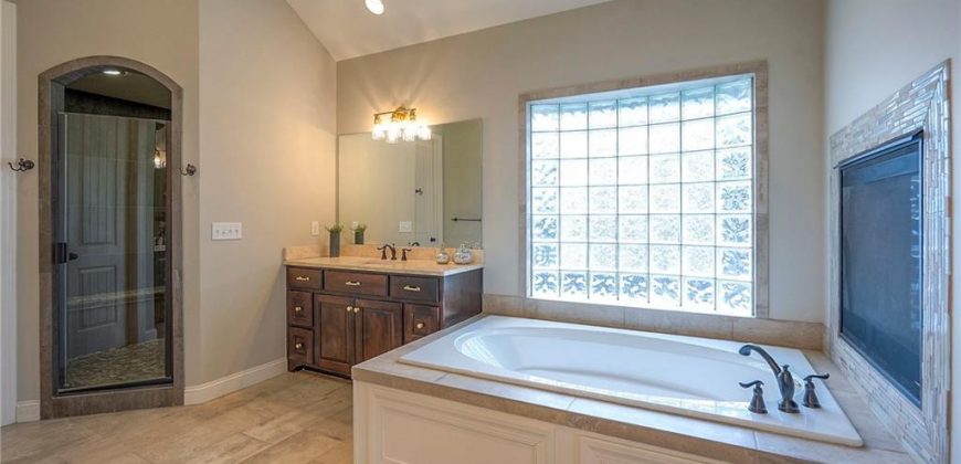 Homes for Sale in Kansas City, MO 64157 | 10502 N Willow Avenue