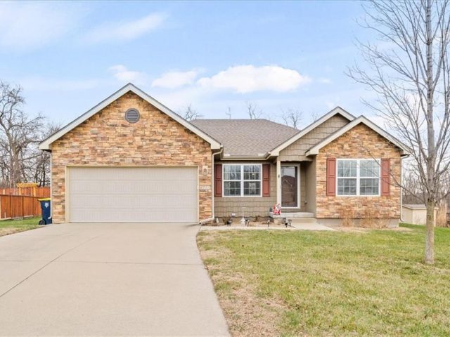 Homes for Sale in Kansas City, MO 64154 | 8715 N Belton Avenue